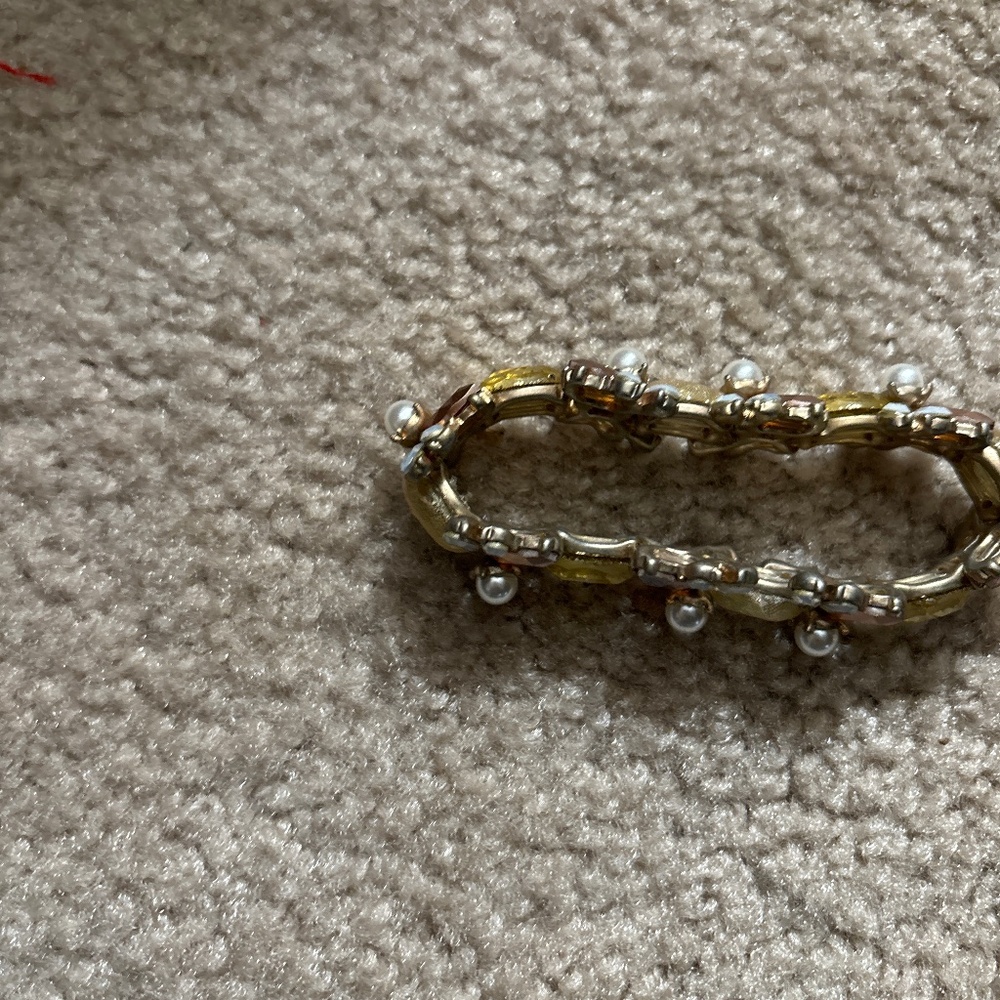Pearl bracelet and two bangles